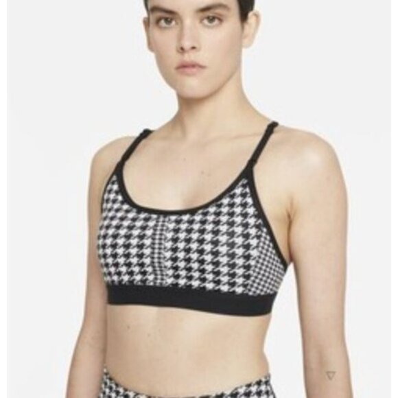 NIKE icon dri fit clash padded sports bra size L - Picture 1 of 8